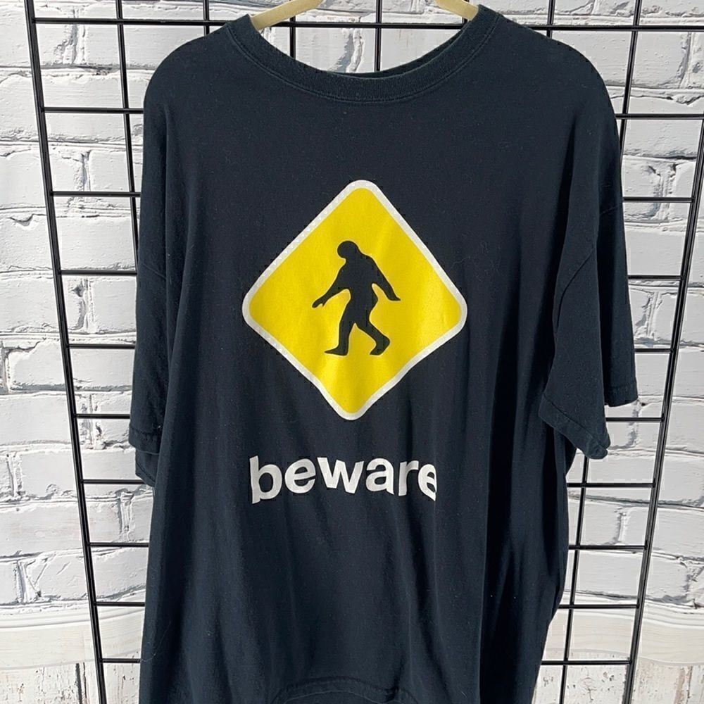 Like new tee L 